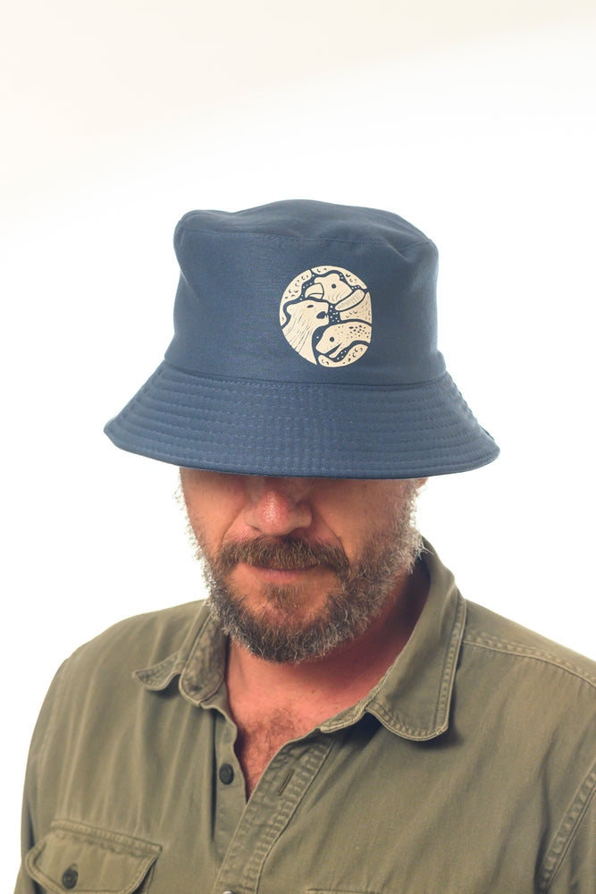 
                  
                    Bucket Hat SALQA
                  
                