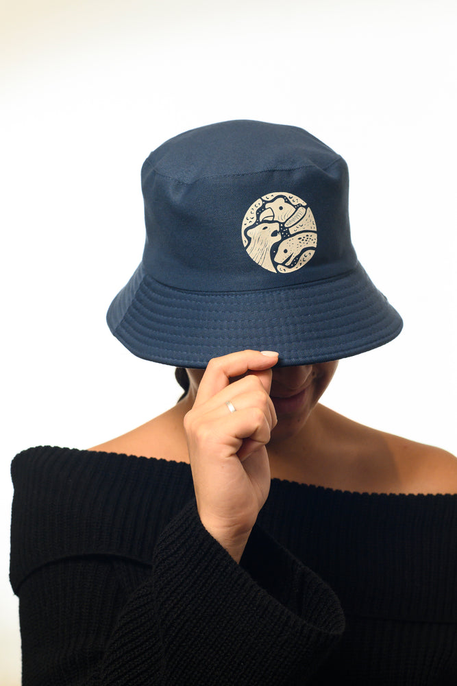 
                  
                    Bucket Hat SALQA
                  
                