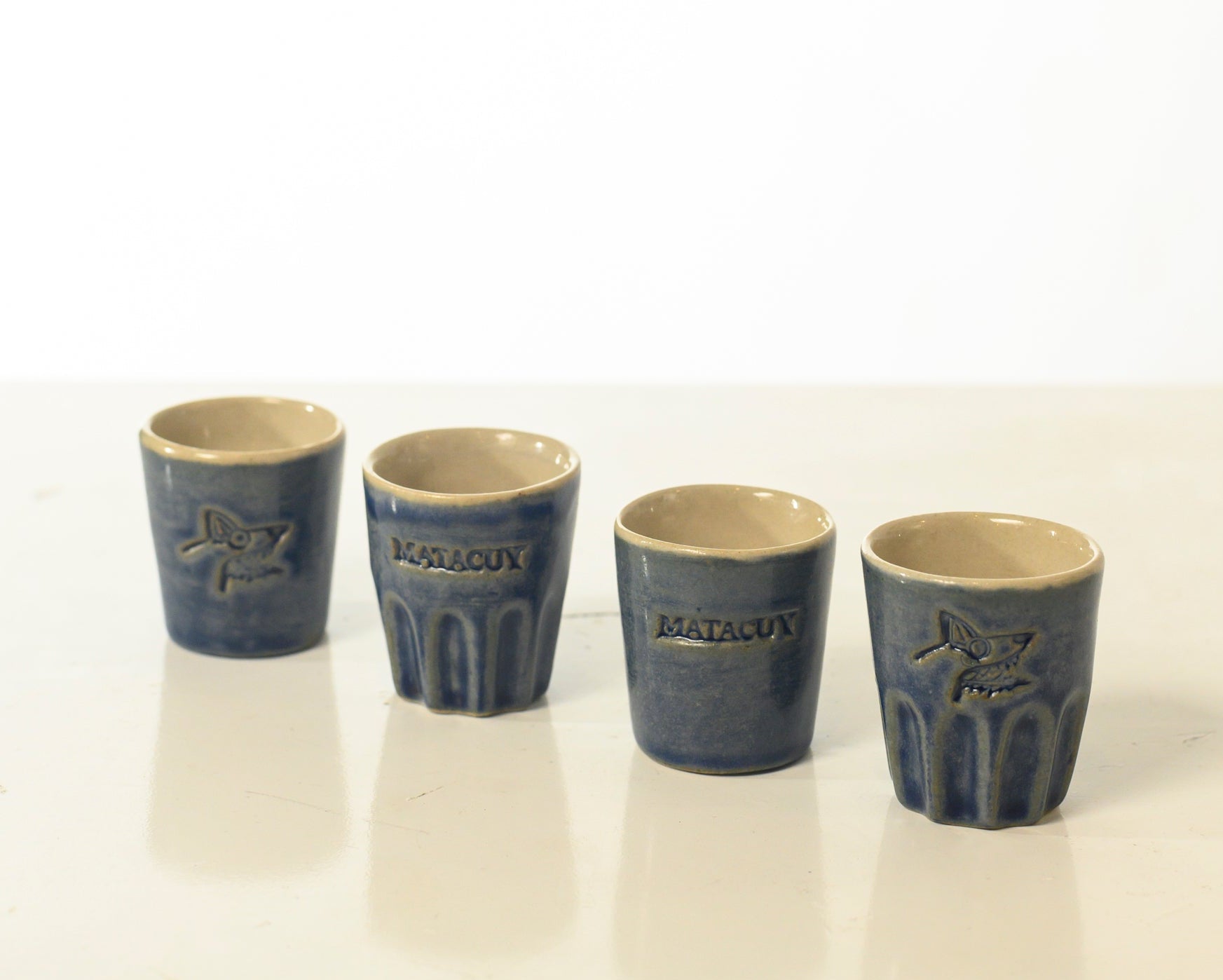 Shots artesanales de cerámica