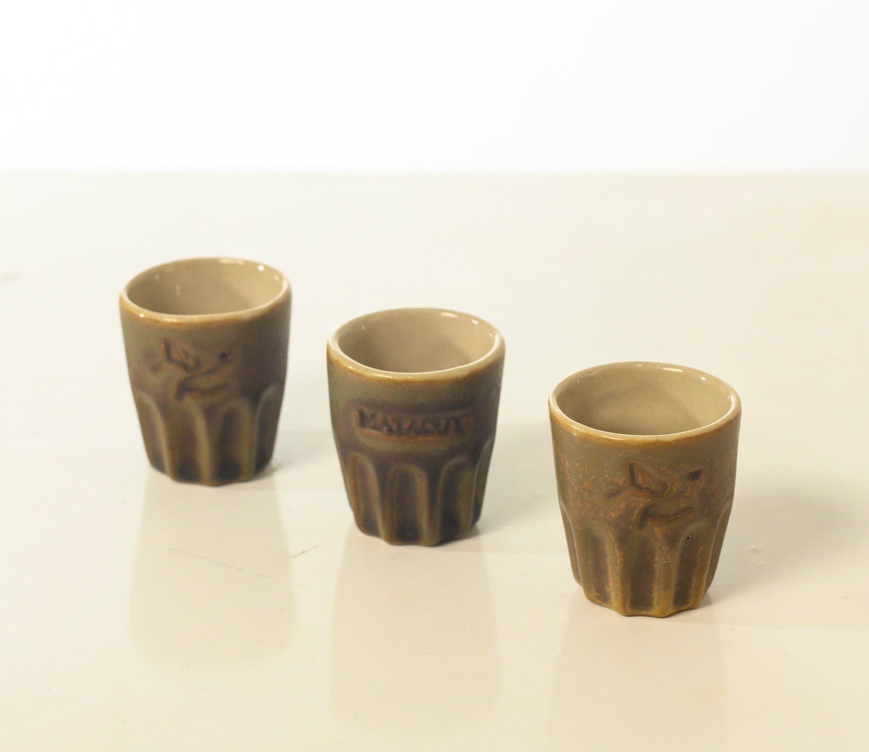 Shots artesanales de cerámica